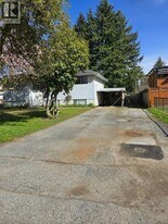 11990 Dover St in Maple Ridge, BC - Building Photo