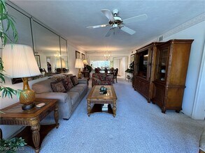 15191 Cedarwood Ln in Naples, FL - Foto de edificio - Building Photo