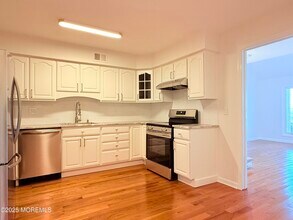 25 Meadow Ave in Monmouth Beach, NJ - Building Photo - Building Photo
