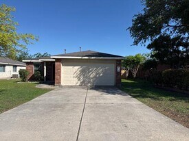 113 Salado Dr in Kyle, TX - Building Photo