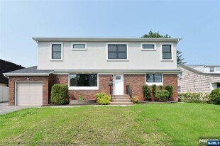 610-10 River Dr in Fair Lawn, NJ - Building Photo