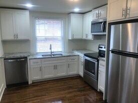 908 Honor Heights Dr, Unit 2 in Muskogee, OK - Building Photo