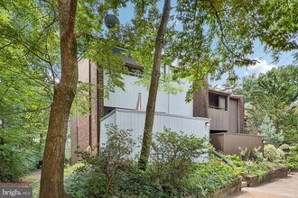 2031 Approach Ln in Reston, VA - Building Photo - Building Photo