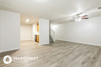 700 Parkway Rd in Union City, GA - Foto de edificio - Building Photo