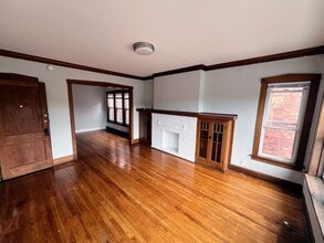 2817 N Clybourn Ave, Unit 2 in Chicago, IL - Building Photo - Building Photo