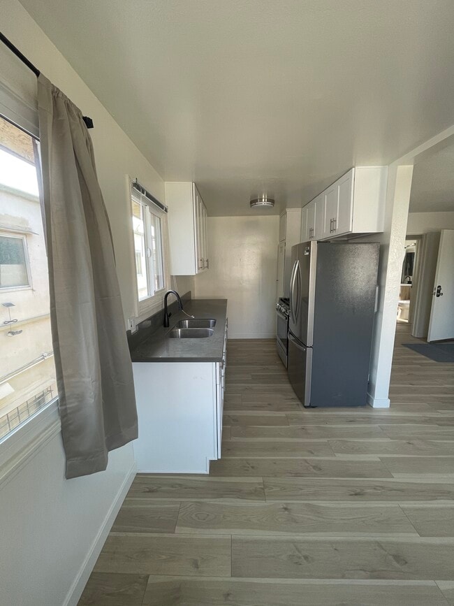 2019 Arlington Ave, Unit C in Los Angeles, CA - Building Photo - Building Photo
