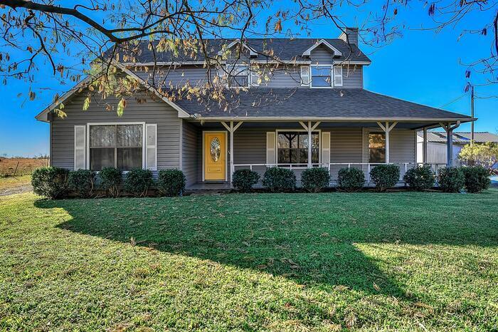 1704 Frog Pond Rd in Sherman, TX - Building Photo