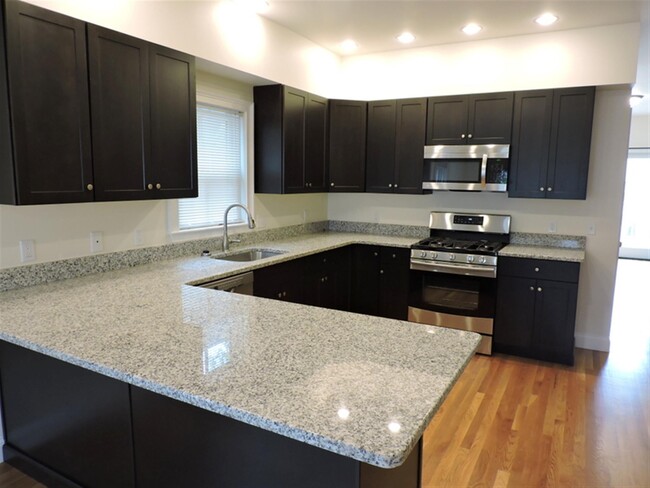 6 Emmons Pl, Unit 1 in Cambridge, MA - Building Photo - Building Photo