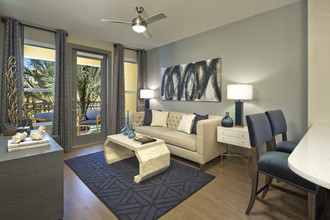 District at Biltmore Apartments in Phoenix, AZ - Building Photo - Building Photo