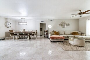 903 W Harvard Dr in Tempe, AZ - Building Photo