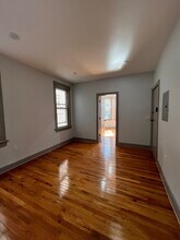 206 Myrtle Ave, Unit 1 in Jersey City, NJ - Building Photo - Building Photo