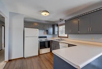 604 Oak St in Cottage Grove, WI - Building Photo - Building Photo