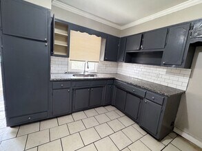 428 Rutledge Dr in Midfield, AL - Building Photo - Building Photo