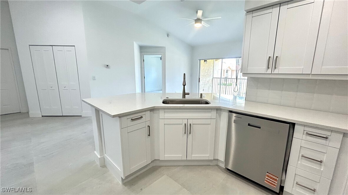 8275 Ibis Club Dr in Naples, FL - Building Photo