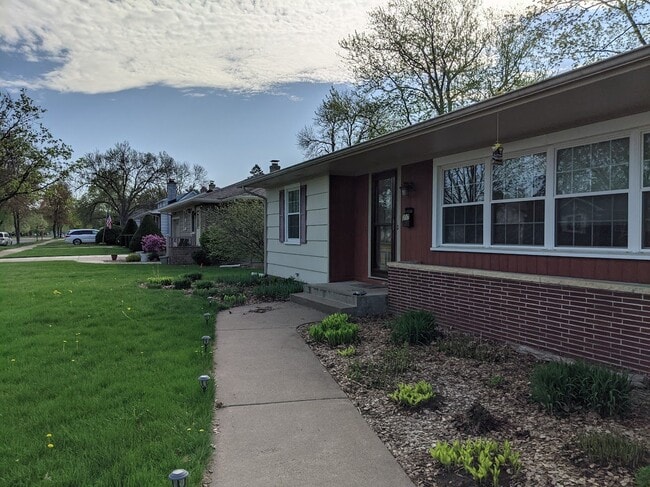 317 E MacArthur Ave in Eau Claire, WI - Building Photo - Building Photo