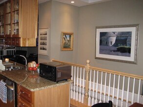 219 W 3rd St, Unit 1 in Boston, MA - Building Photo - Building Photo