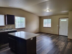 609 S Washington Ave in Centralia, WA - Building Photo - Building Photo