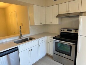 5626 Preston Oaks Rd in Dallas, TX - Building Photo - Building Photo