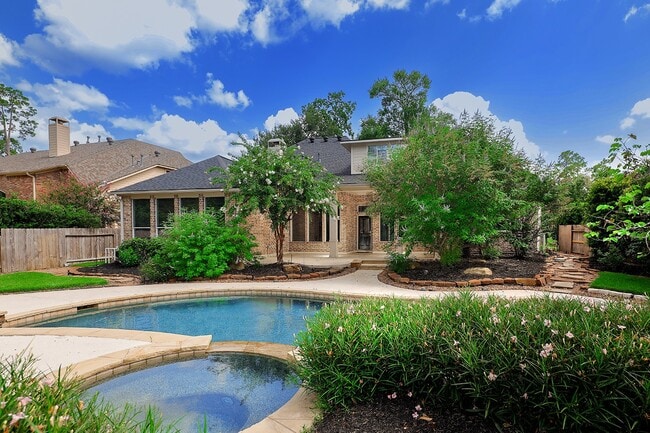 50 Marquise Oaks Pl