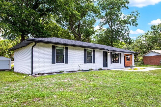 821 Parkwood Pl in Starke, FL - Building Photo - Building Photo