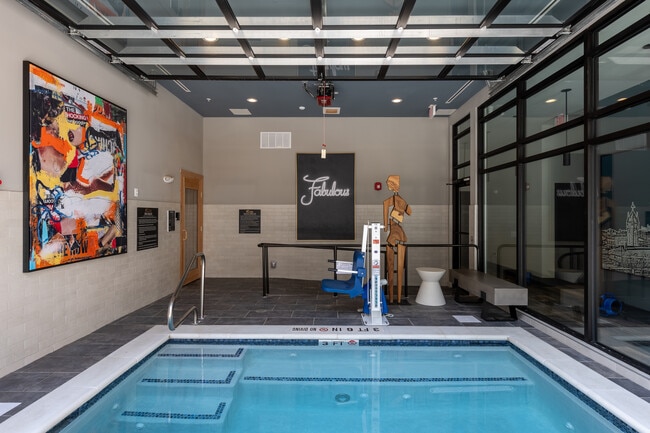 Vinty in Elizabeth, NJ - Building Photo - Interior Photo