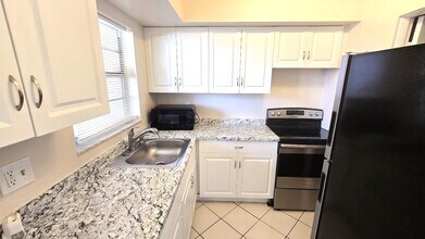 3530 NW 43rd Ave in Lauderdale Lakes, FL - Building Photo - Building Photo