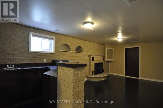 3400 Frobex Ct in Mississauga, ON - Building Photo - Building Photo