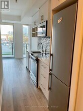 128 Fairview Mall Dr in Toronto, ON - Building Photo - Building Photo