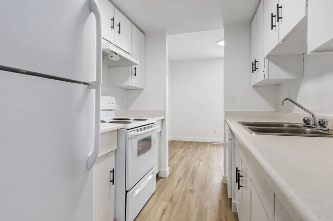 Hartford County Townhomes in Edmonton, AB - Building Photo - Building Photo