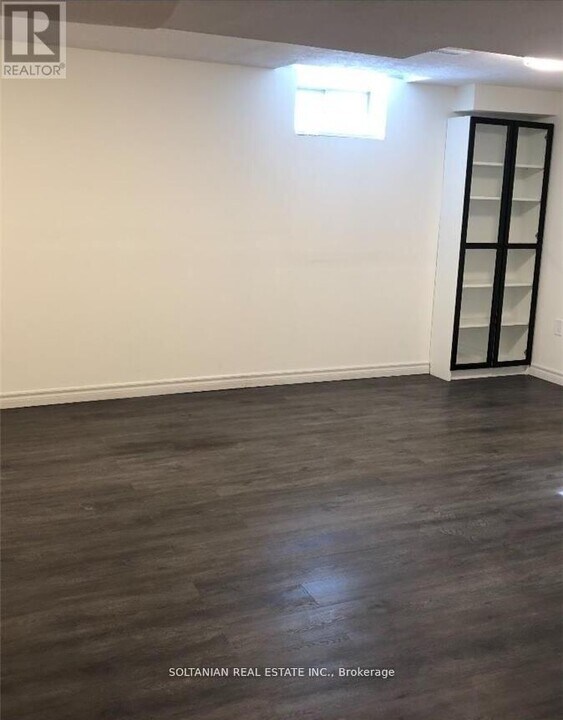 106 Puccini Dr in Richmond Hill, ON - Building Photo