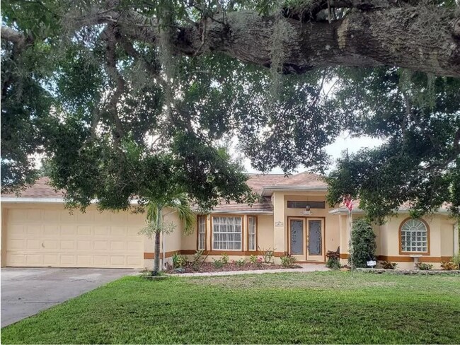 5873 Denison Dr in Venice, FL - Building Photo - Building Photo