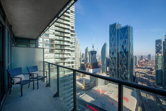 65 Bremner Blvd in Toronto, ON - Building Photo - Building Photo