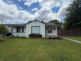 518 Fremont Way in Sacramento, CA - Building Photo