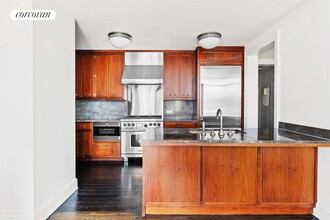 155 W 11th St in New York, NY - Building Photo - Building Photo