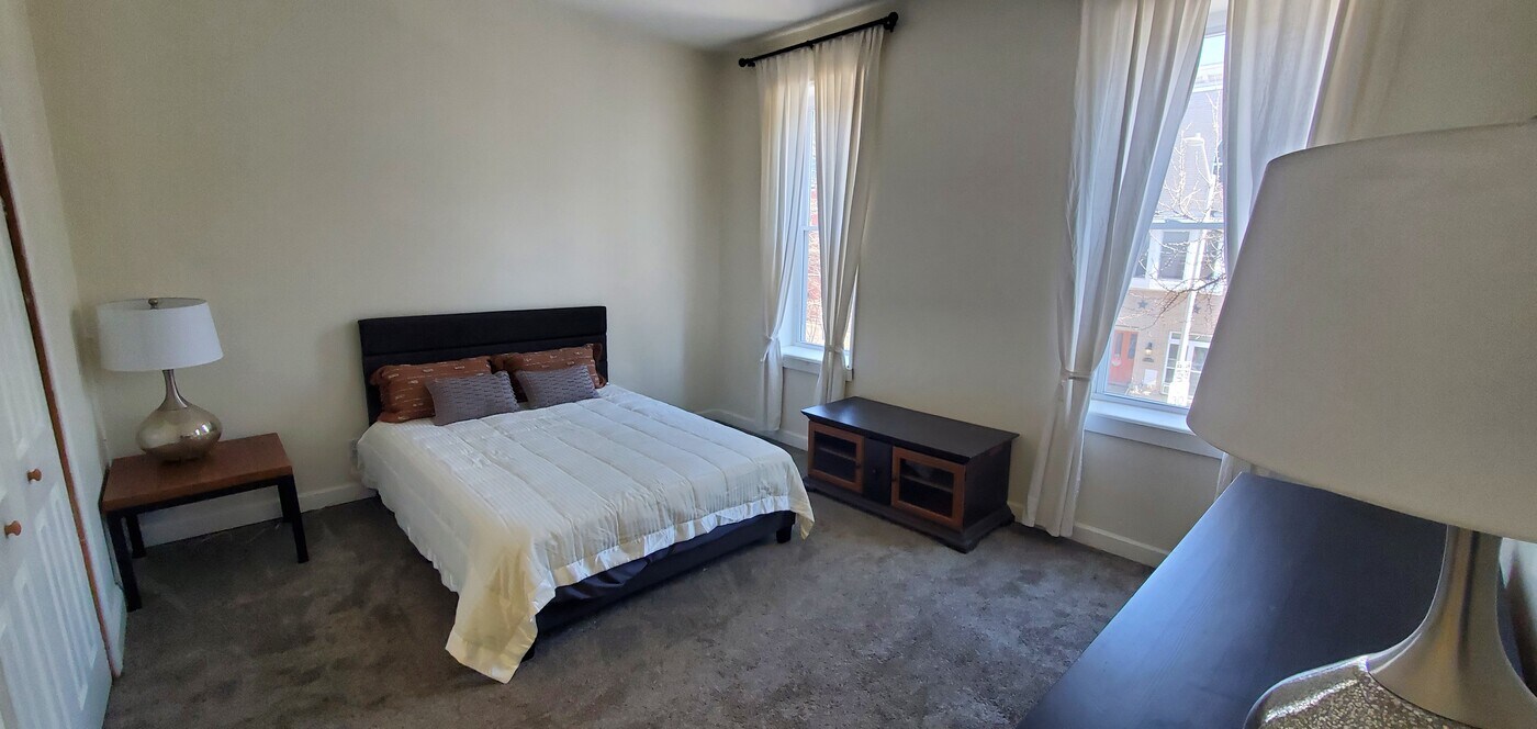 1620 N Calvert St in Baltimore, MD - Building Photo