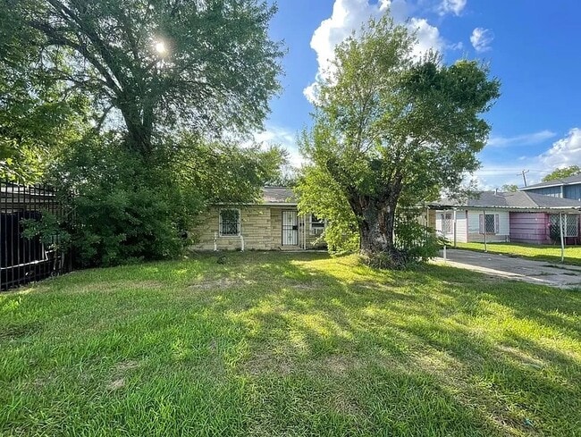 property at 7722 Darnay Dr
