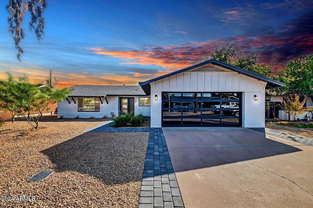 8537 E Pasadena Ave in Scottsdale, AZ - Building Photo