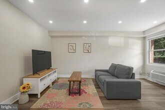 4637 20th Rd N in Arlington, VA - Building Photo - Building Photo