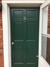 64 Webb Cove Rd, Unit B in Asheville, NC - Foto de edificio - Building Photo