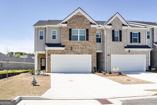 2708 Honey Locust Ct in Loganville, GA - Building Photo