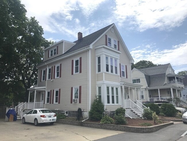 property at 8 Thayer Pl