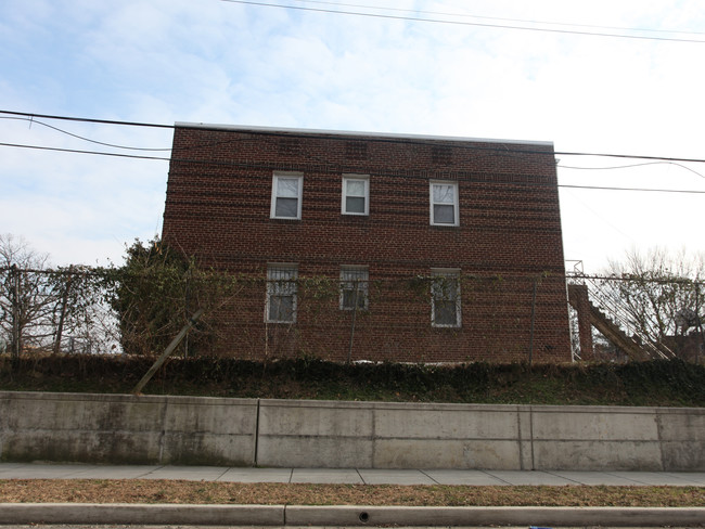 401 Mellon St SE in Washington, DC - Building Photo - Building Photo