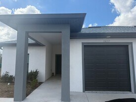 26317 Explorer Rd in Port Charlotte, FL - Building Photo