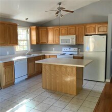 86 1/2 Church St in West Warwick, RI - Building Photo - Building Photo