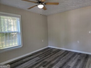 88 Holly Rd NW in Atlanta, GA - Building Photo - Building Photo