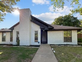 301 Barclay Ave in Coppell, TX - Building Photo