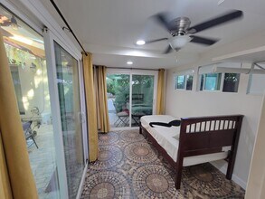 11001 Darby Ave in Porter Ranch, CA - Foto de edificio - Building Photo