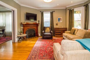 234 Cypress St in Brookline, MA - Building Photo