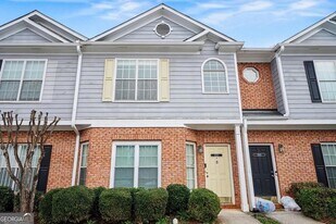 2545 Walden Lake Dr in Decatur, GA - Building Photo