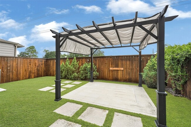 1909 Monaco Memorial Ln in Houston, TX - Building Photo - Building Photo